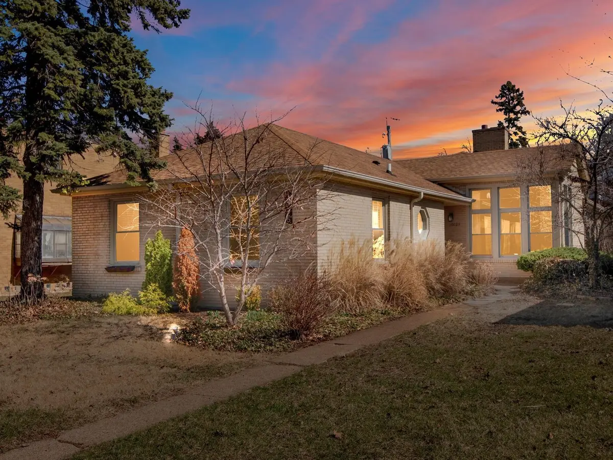 10025 S Hamilton Avenue, Chicago, IL 60643 - #1