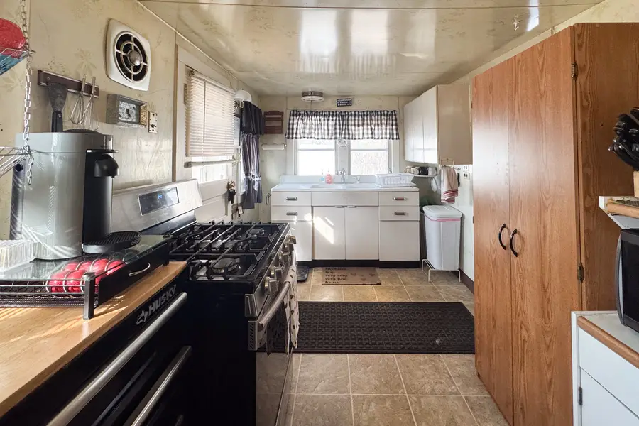 230 Reed Street, Pecatonica, IL 61063 - #3