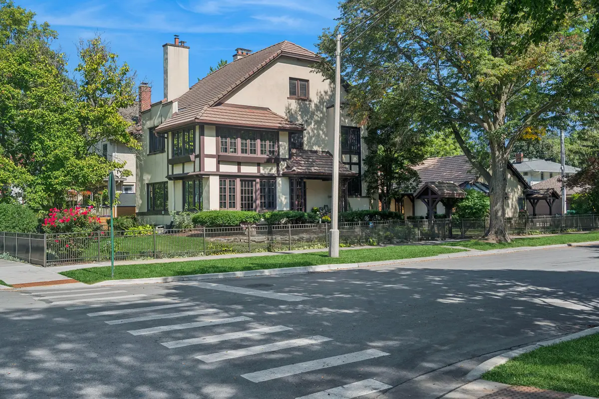 800 N Oak Park Avenue, Oak Park, IL 60302 - #1