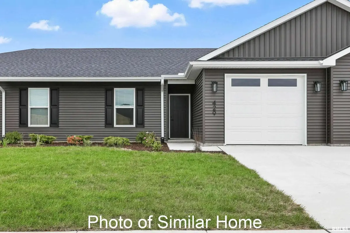 442 N 2nd Avenue, Eldridge, IA 52748 - #1