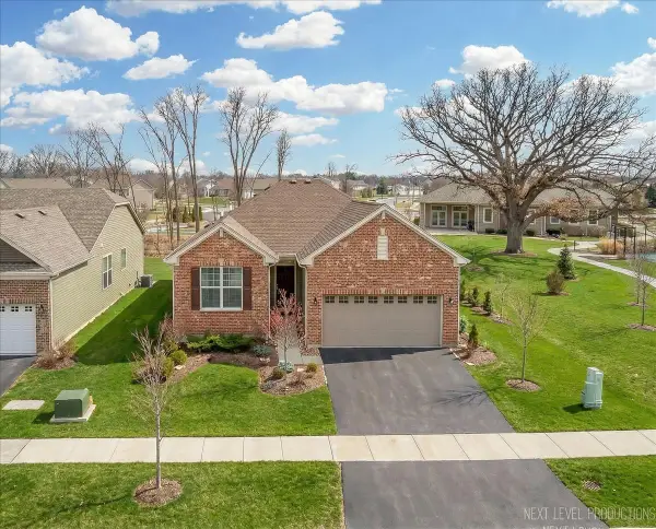 1212 Ardmoor Drive, Crystal Lake, IL 60012