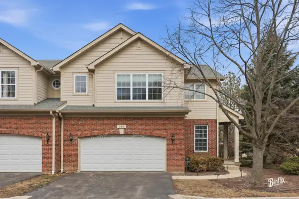 384 W Pointe Drive, Vernon Hills, IL 60061