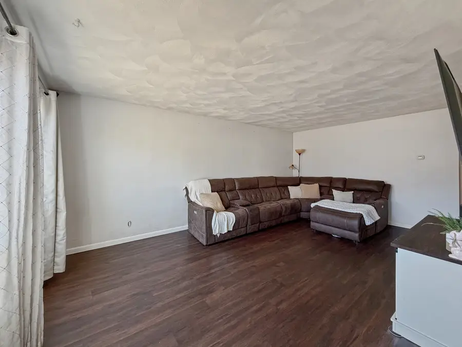 1506 S Walnut Avenue, Freeport, IL 61032 - #3