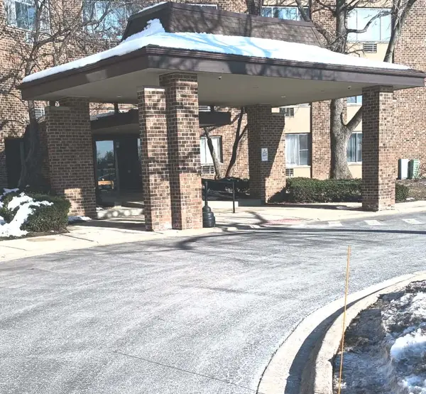 1880 Bonnie Lane #112, Hoffman Estates, IL 60169