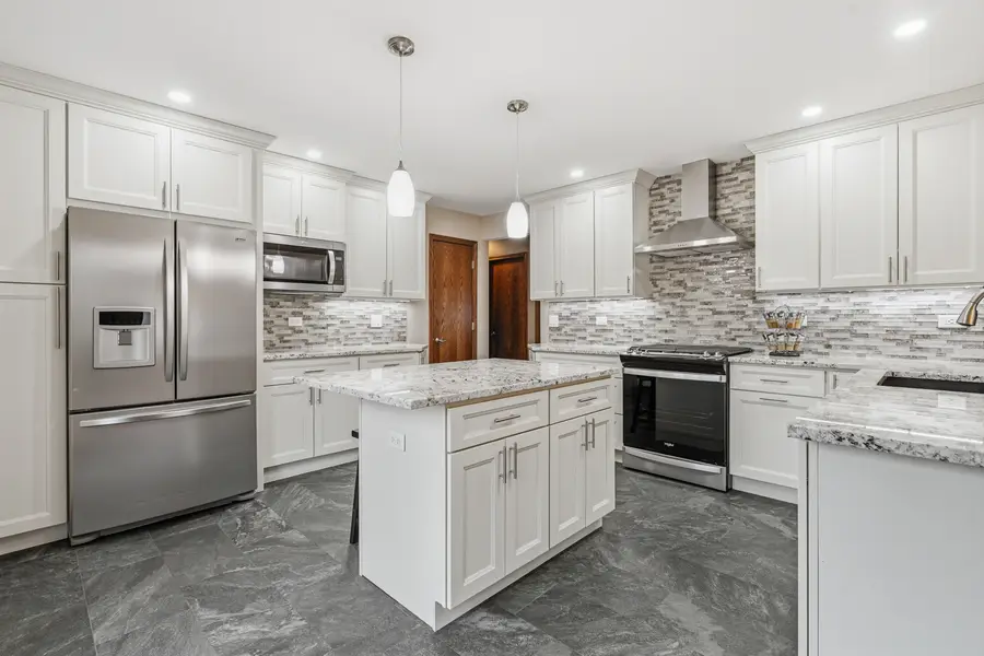 13707 W Carefree Drive, Homer Glen, IL 60491 - #2