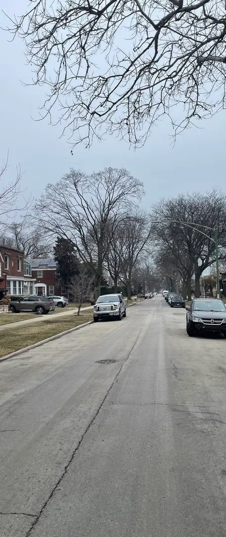 7655 S Clyde Avenue, Chicago, IL 60649 - #2