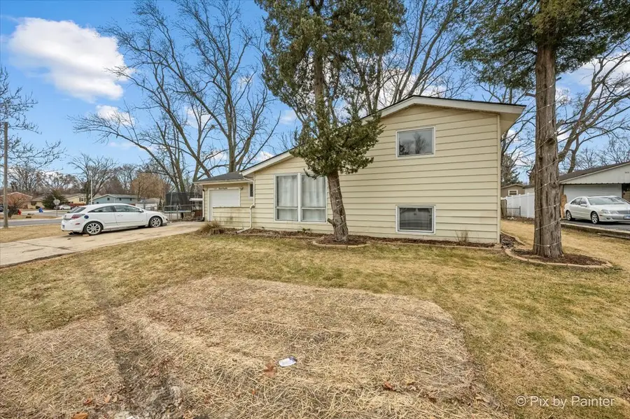 1429 Kings Road, Carpentersville, IL 60110 - #3