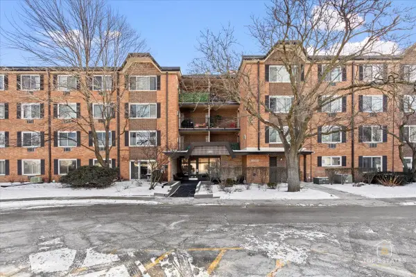 1107 S Old Wilke Road #208, Arlington Heights, IL 60005