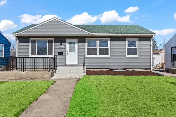 1922 Fargo Avenue, Des Plaines, IL 60018