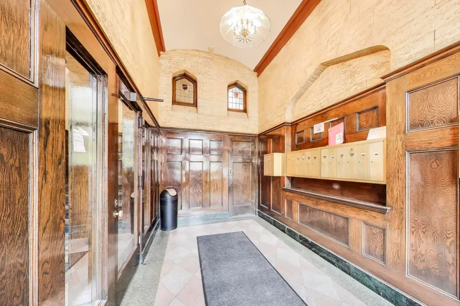 1103 Holly Court #207, Oak Park, IL 60301 - #3