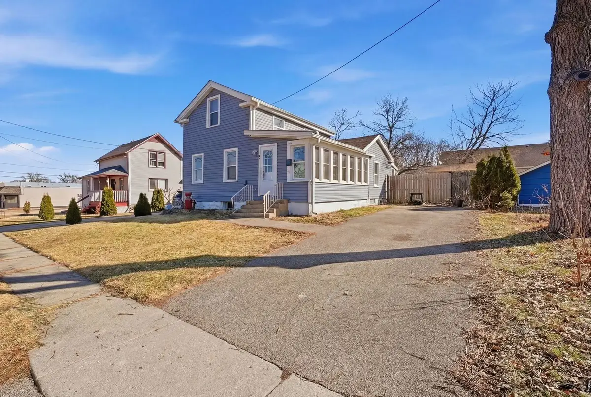 110 N Seminary Avenue, Woodstock, IL 60098 - #1