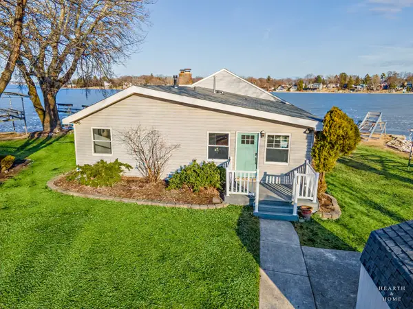 31 Lakeside Lane, Fox Lake, IL 60020
