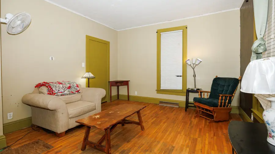 517 N Walnut Street, Clinton, IL 61727 - #3