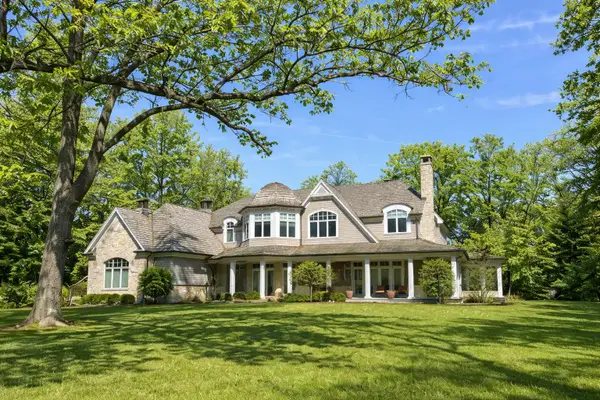 1300 Abington Cambs Drive, Lake Forest, IL 60045