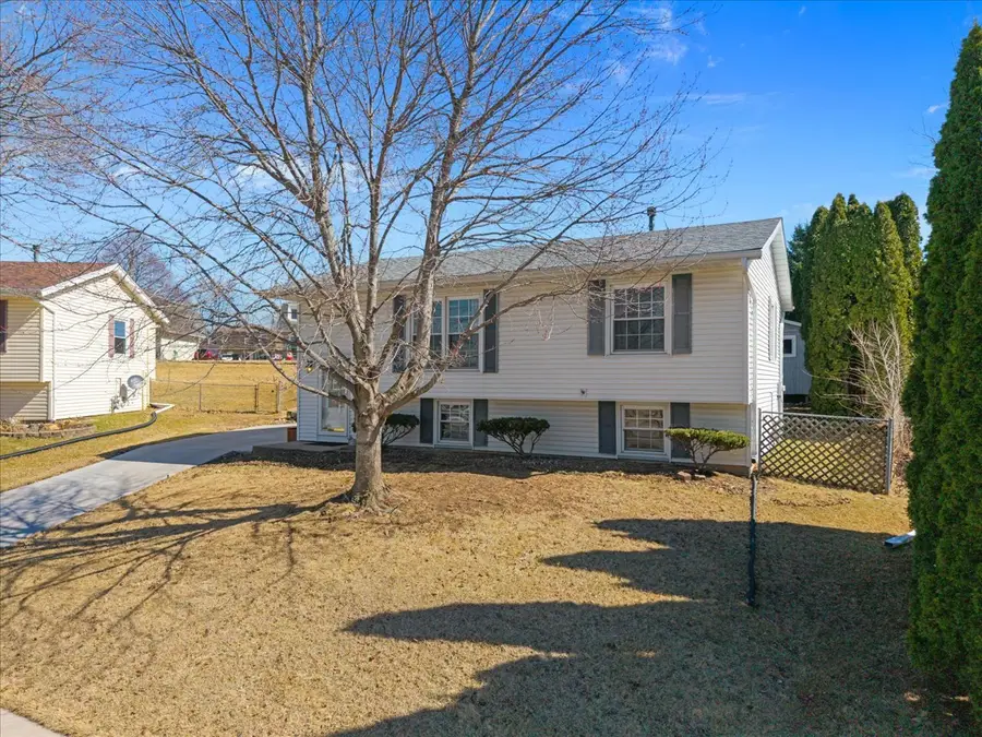 2514 Sheffield Drive, Davenport, IA 52806 - #3