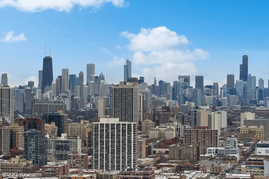 3660 N Lake Shore Drive #3303, Chicago, IL 60613 - #3