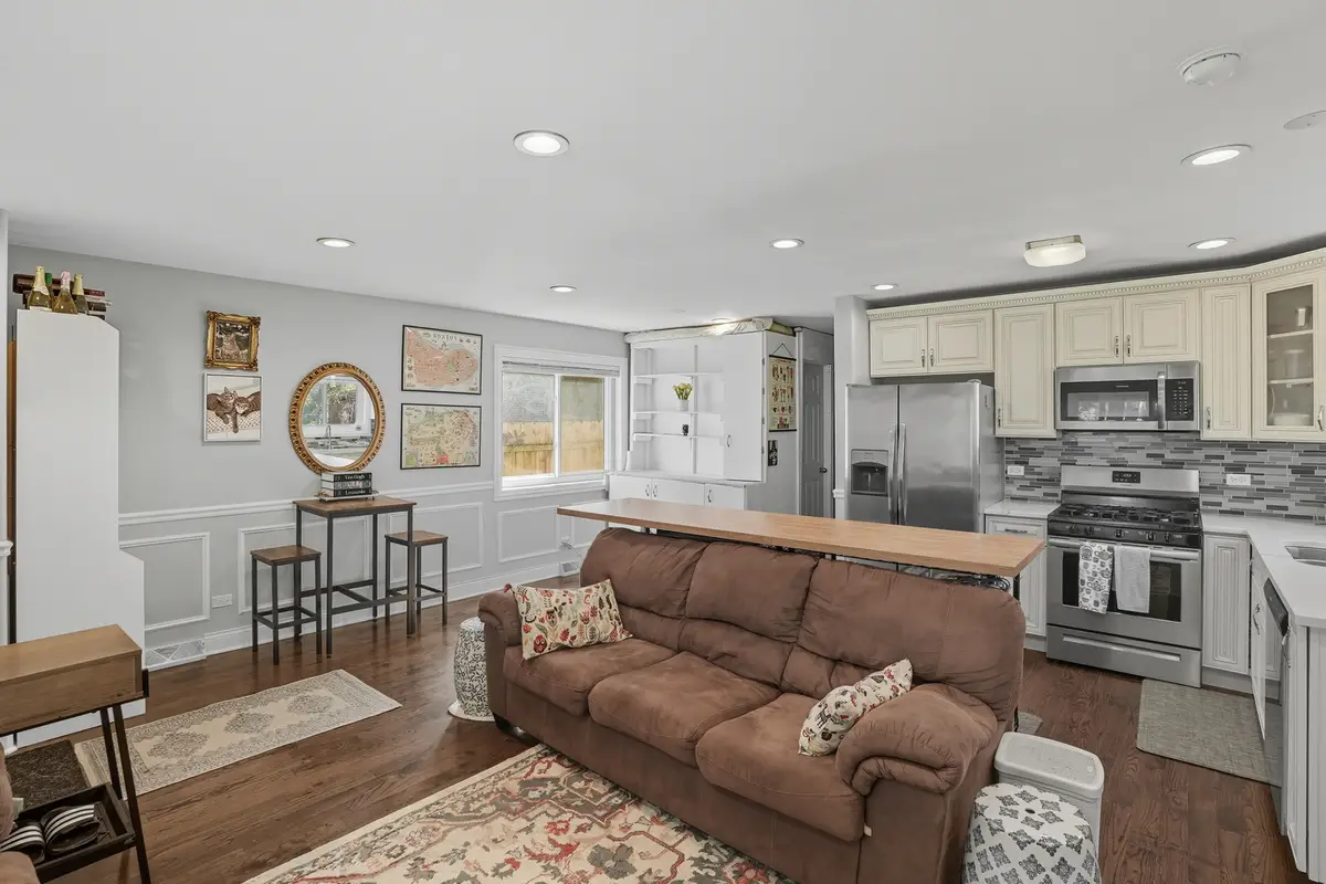 6712 S Evans Avenue, Chicago, IL 60637 - #1