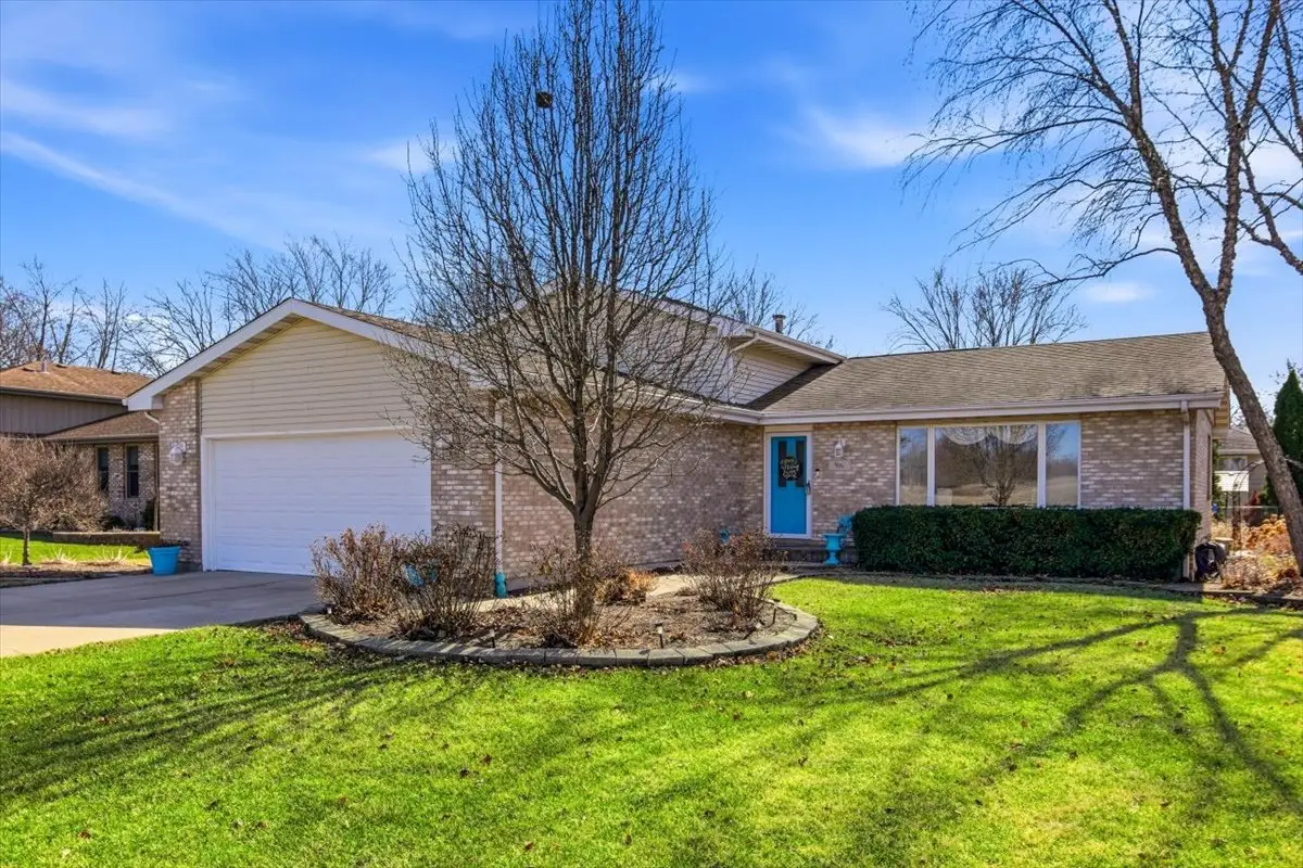 916 W Joliet Highway, New Lenox, IL 60451 - #1