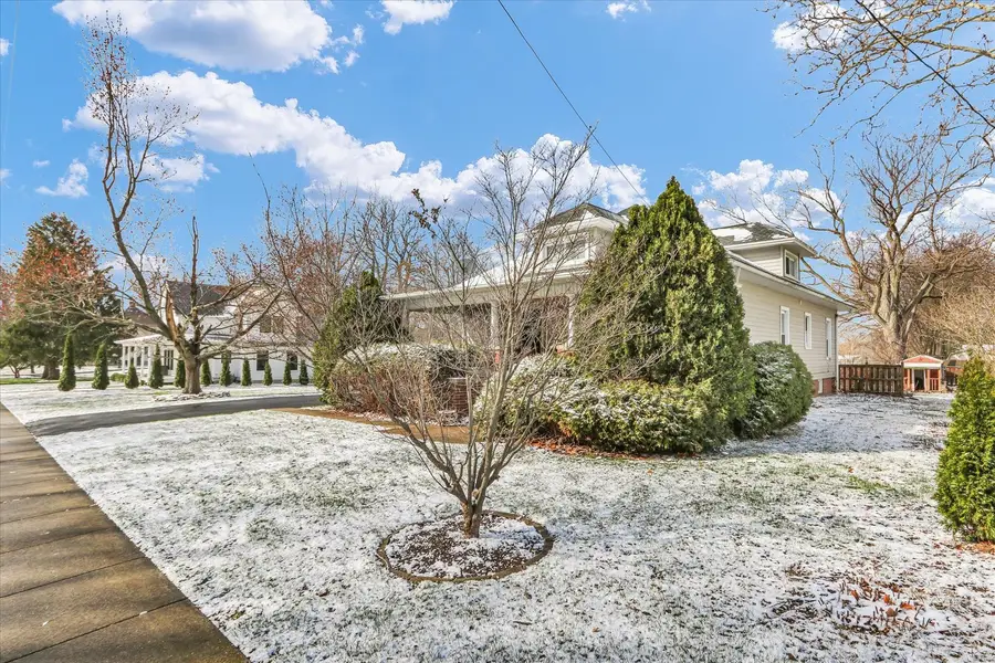 105 S Division Street, Mahomet, IL 61853 - #2