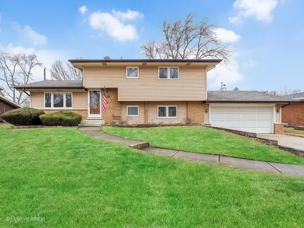 564 E Bryn Mawr Avenue, Roselle, IL 60172