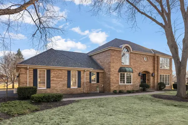 28W211 Cantigny Drive, Winfield, IL 60190