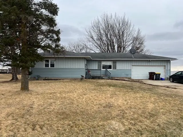 2585 S Van Brocklyn Road, Freeport, IL 61032 - #1