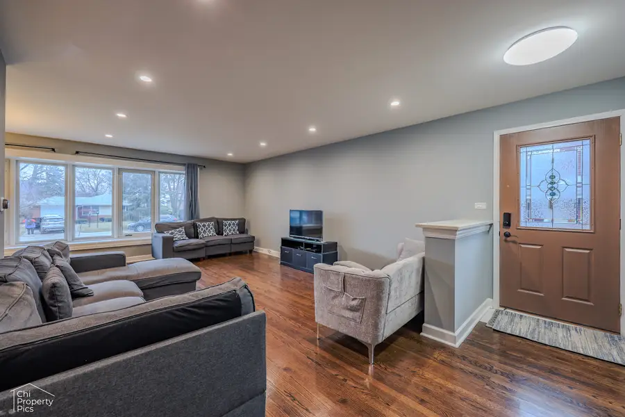 9113 Belleforte Avenue, Morton Grove, IL 60053 - #2