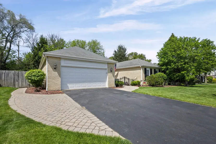 1132 Pine Tree Lane, Libertyville, IL 60048 - #3