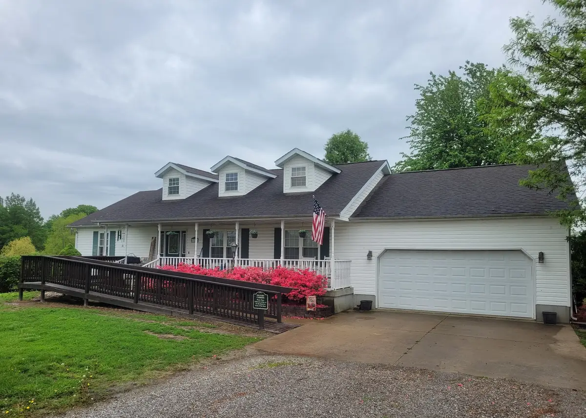 325 W North Street, Dix, IL 62830 - #1