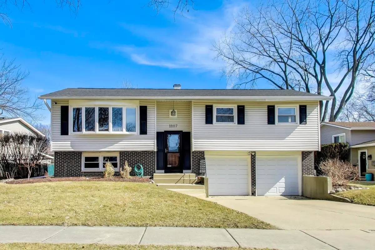 1107 N Greenfield Lane, Mount Prospect, IL 60056 - #1