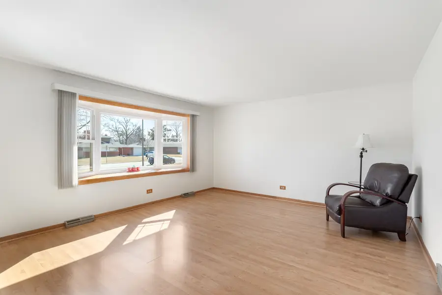 715 W Hillside Drive, Bensenville, IL 60106 - #3