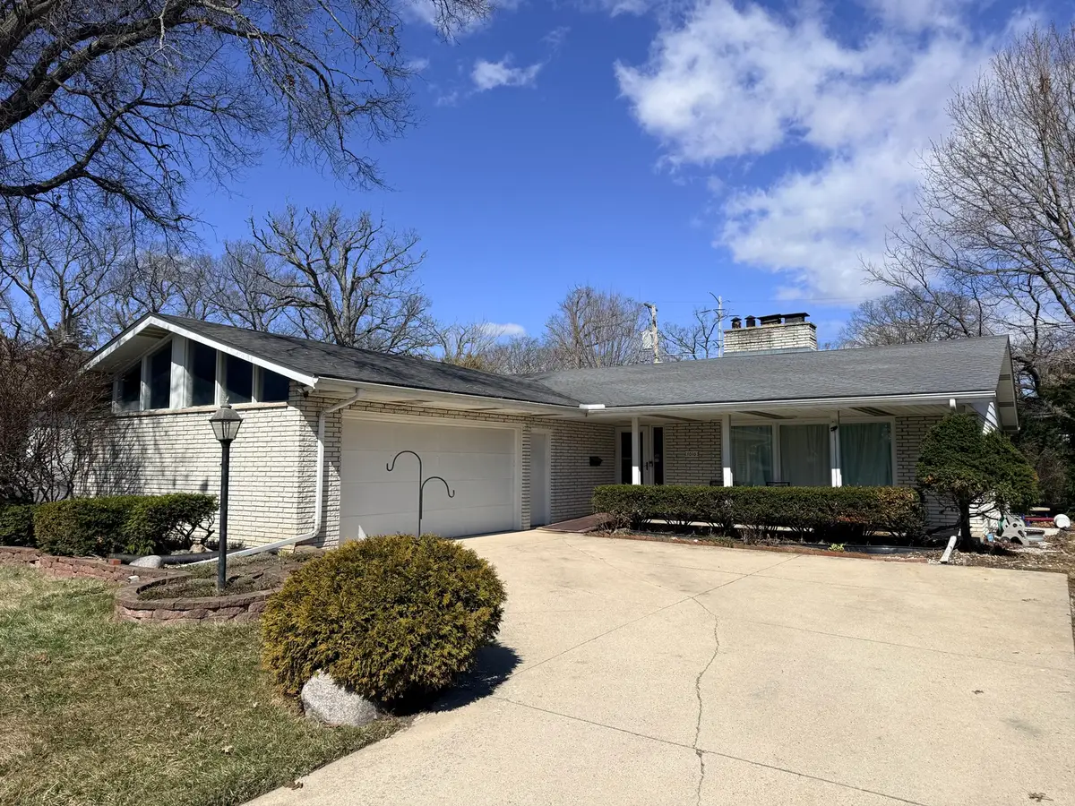 1010 W Atlantic Avenue, Waukegan, IL 60085 - #1