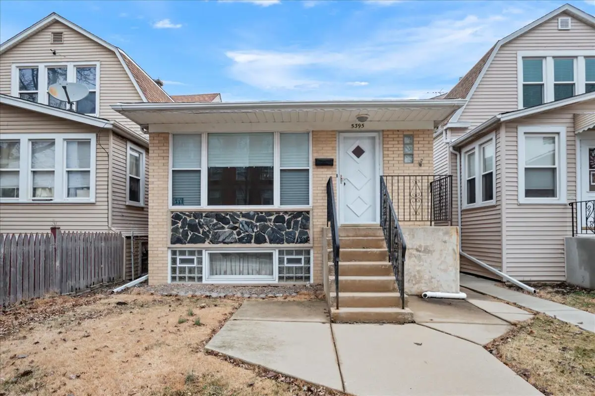 5395 N Northwest Highway, Chicago, IL 60630 - #1