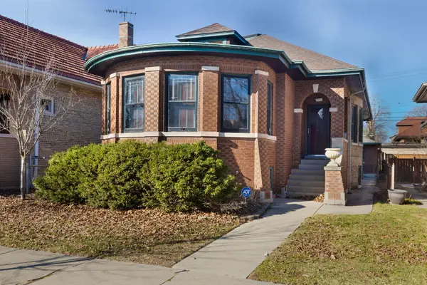 6524 N Campbell Avenue, Chicago, IL 60645