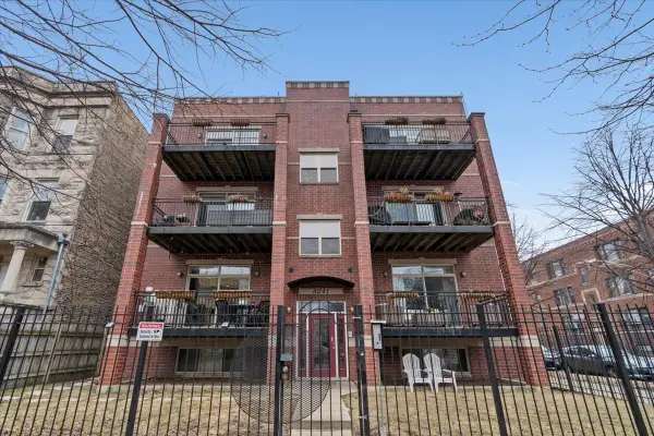 3241 W Palmer Street #1W, Chicago, IL 60647