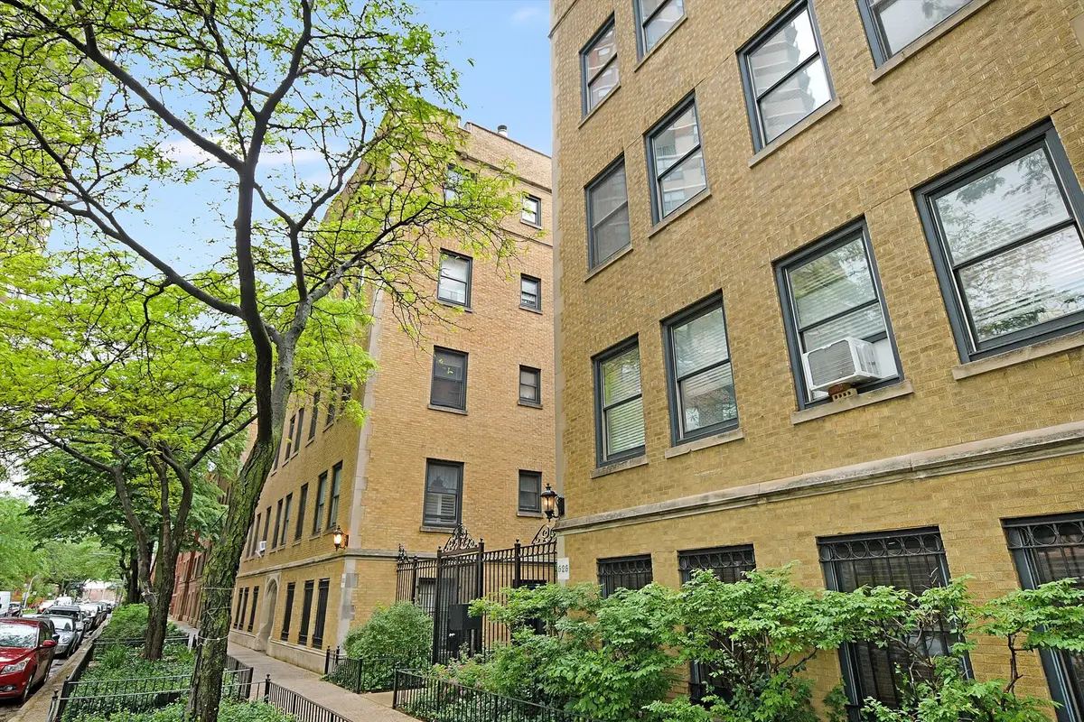 630 W Waveland Avenue #4A, Chicago, IL 60613 - #1