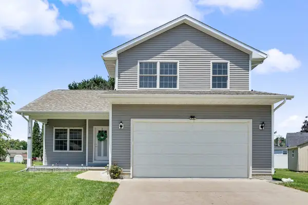 313 11th Avenue A Court, Silvis, IL 61282