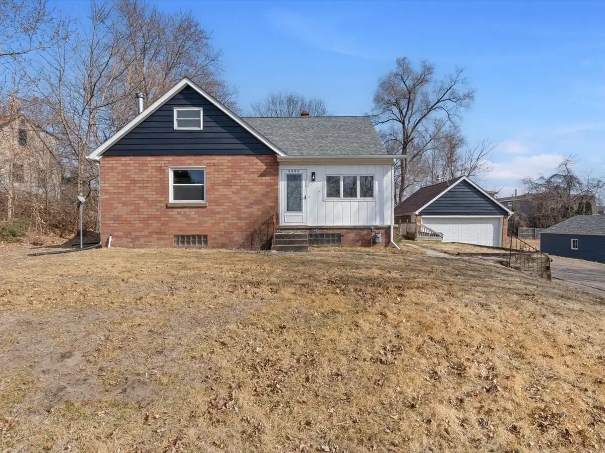 3525 Fair Avenue, Davenport, IA 52806 - #1