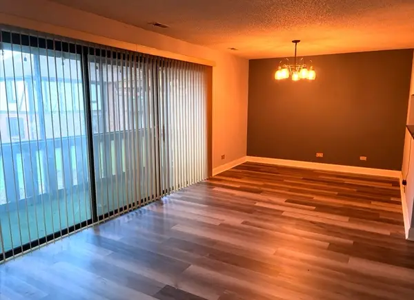 8248 Juniper Court #27D, Palos Hills, IL 60465