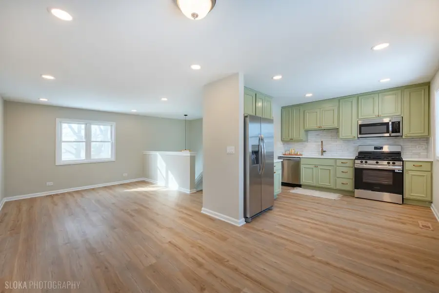 305 E Country Drive, Bartlett, IL 60103 - #2