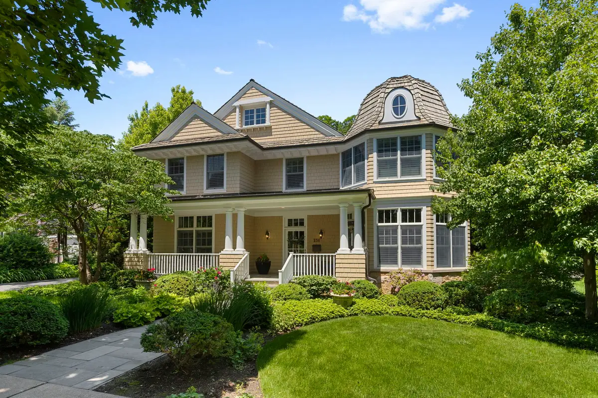236 E North Avenue, Lake Bluff, IL 60044 - #1
