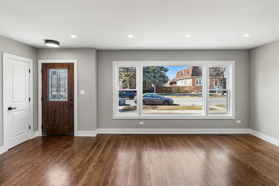 4527 N Newcastle Avenue, Harwood Heights, IL 60706 - #3