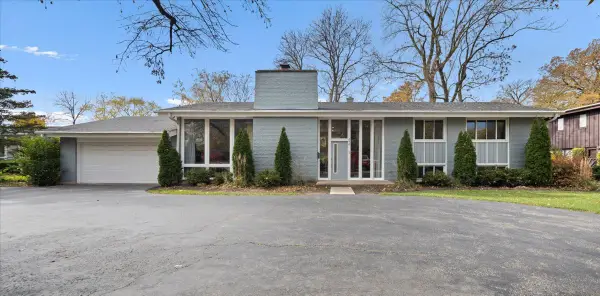 242 Aspen Lane, Highland Park, IL 60035