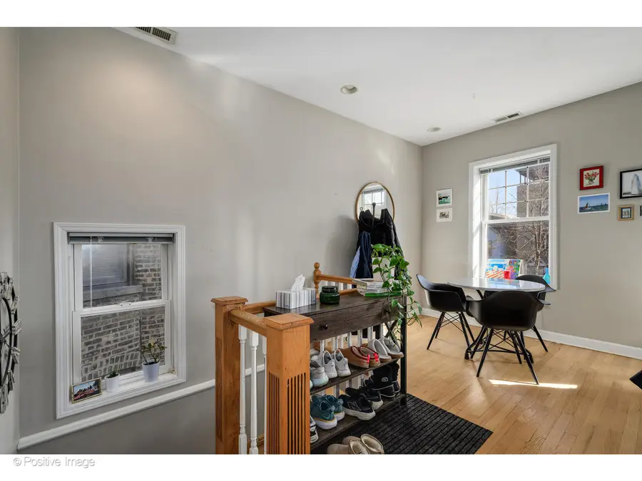 1330 W Roscoe Street, Chicago, IL 60657 - #2