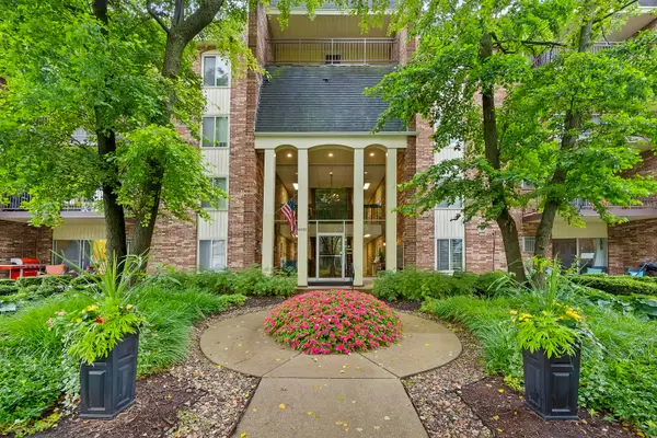 4900 Forest Avenue #108, Downers Grove, IL 60515