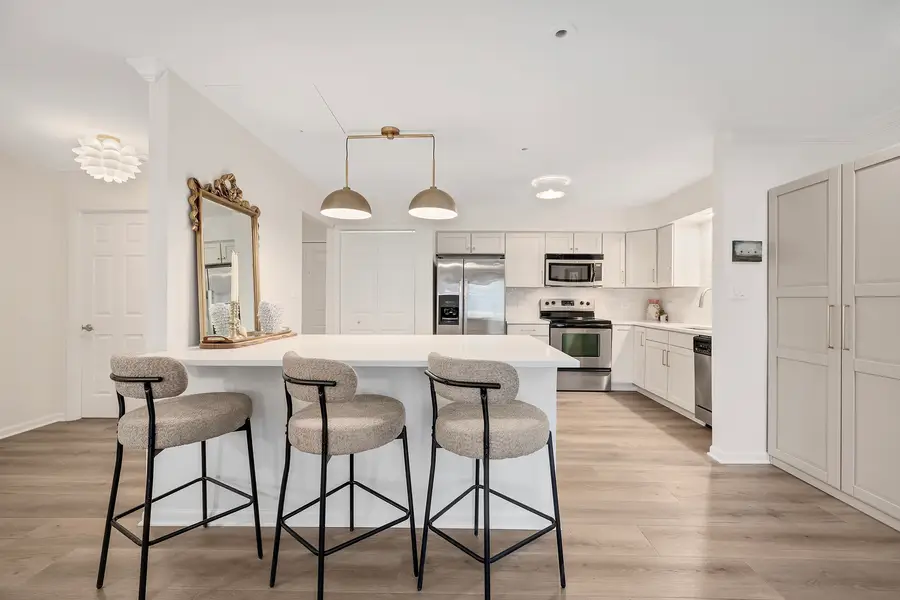 4900 Forest Avenue #108, Downers Grove, IL 60515 - #2