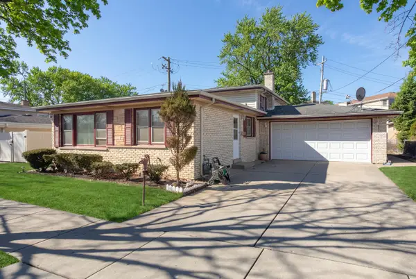 8516 N Ozanam Avenue, Niles, IL 60714