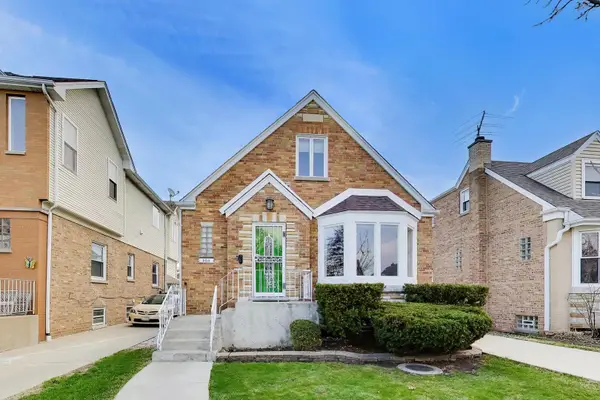 5011 N Mobile Avenue, Chicago, IL 60630
