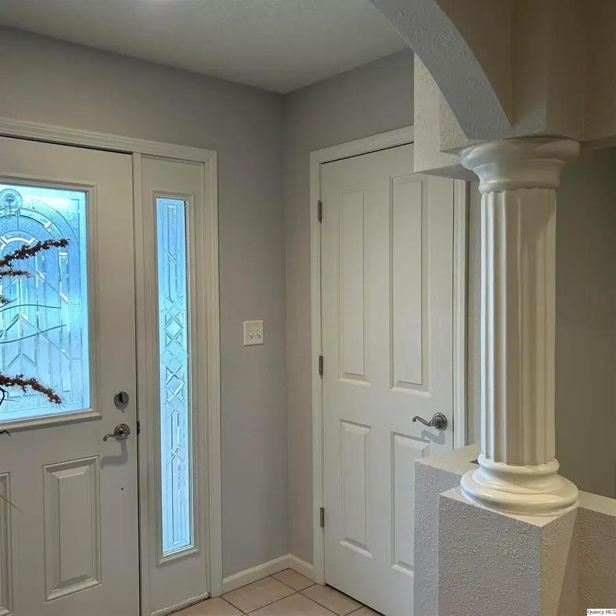 1420 Stone Creek Dr, Quincy, IL 62305 - #3