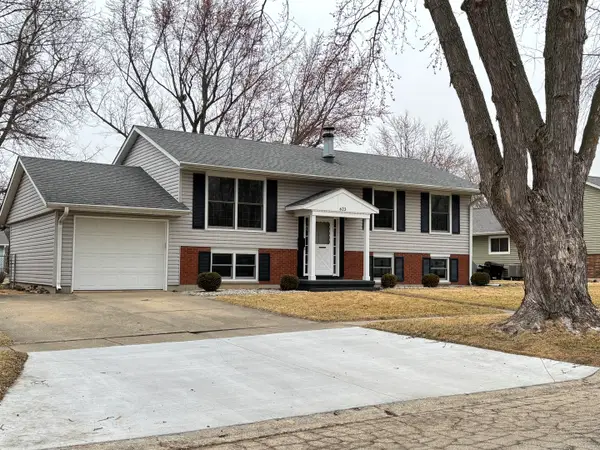 623 Colonial Drive, DeKalb, IL 60115